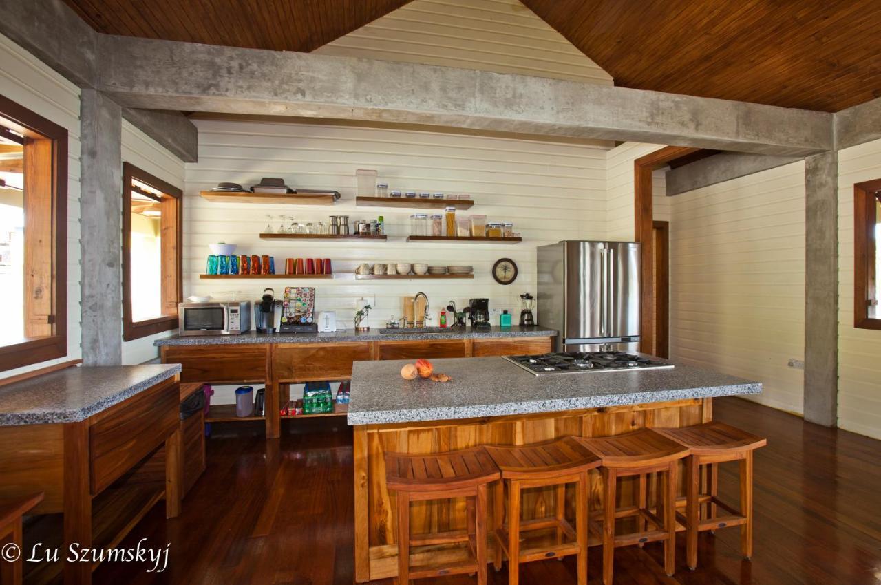 Pagua Bay House - Oceanfront Cabana'S Marigot Exterior photo