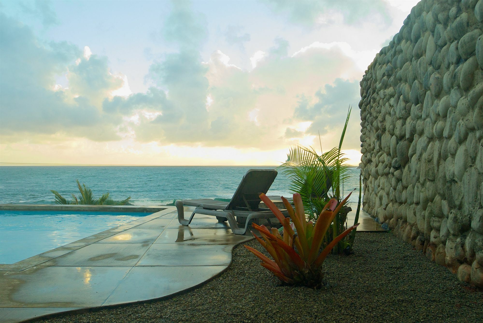 Pagua Bay House - Oceanfront Cabana'S Marigot Exterior photo