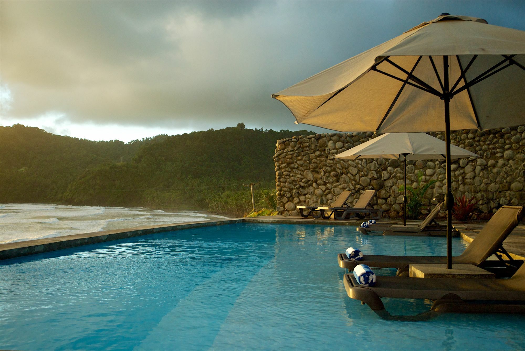 Pagua Bay House - Oceanfront Cabana'S Marigot Exterior photo
